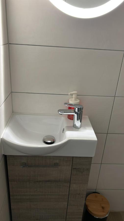 Studio T A 5Mn Euro Airport Avec Terrasse แซ็ง-ลุยส์ ภายนอก รูปภาพ